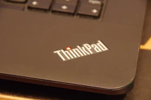 Lenovo ThinkPad P16s Gen 5 Touch 16 WUXGA AMD R9 AI HX PRO 470/64GB/1TB/NVIDIA RTX PRO 2000 Blackwell 8GB/WIN11 Pro/ENG Backlit kbd/FP/5G Up