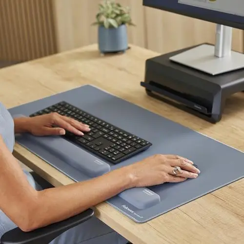 Fellowes Breyta Palm Wrist Rest – 6