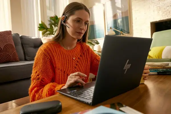 HP Poly Voyager Legend 30 Headset – 5