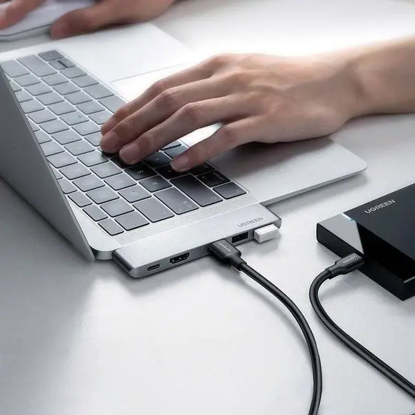 Ugreen 60559 knyginių kompiuterių dokas / jungčių replikatorius USB 3.2 Gen 1 (3.1 Gen 1) Type-C Sidabras – 4
