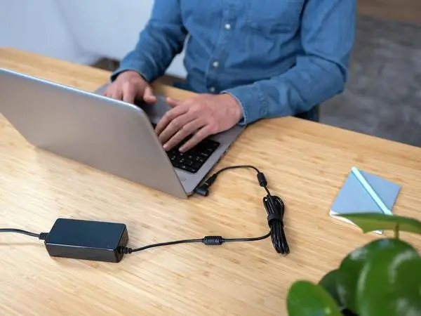Trust Primo 70W-19V Universal Laptop Charger that works with virtually any laptop – 3