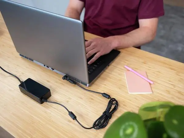 Trust Primo 90W-19V Universal 90W laptop charger that works with virtually any laptop – 7